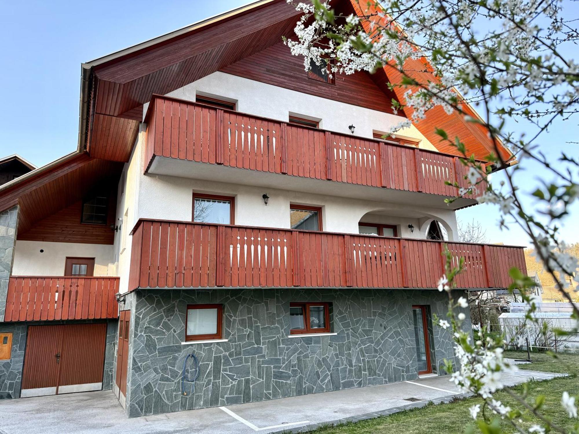Guest House Kobal Spodnje Gorje Екстер'єр фото